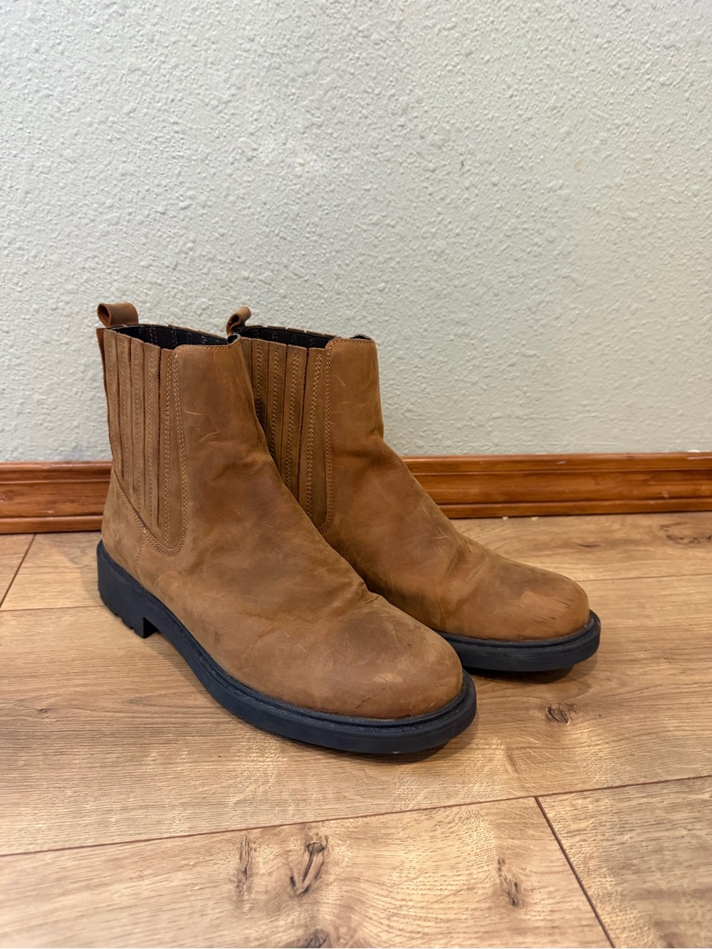 Clarks Men's Chukka Boots in Tan and Black